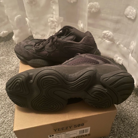 Yeezy utility black 500 size 7 - Picture 2 of 2